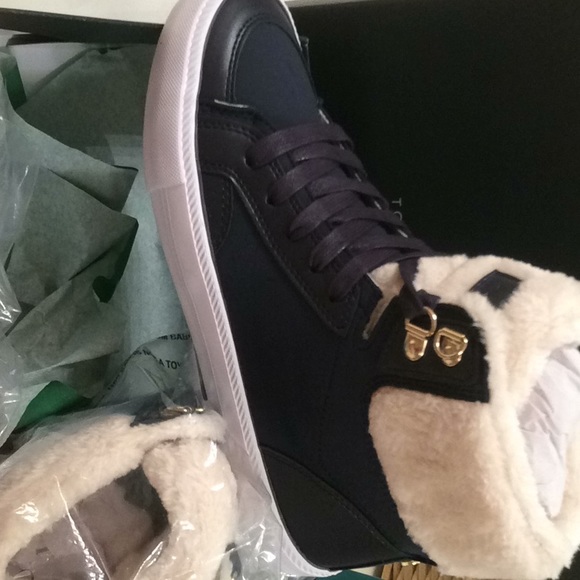 5**Just Reduced Tommy Hilfiger Suede Sneakers - Picture 2 of 5